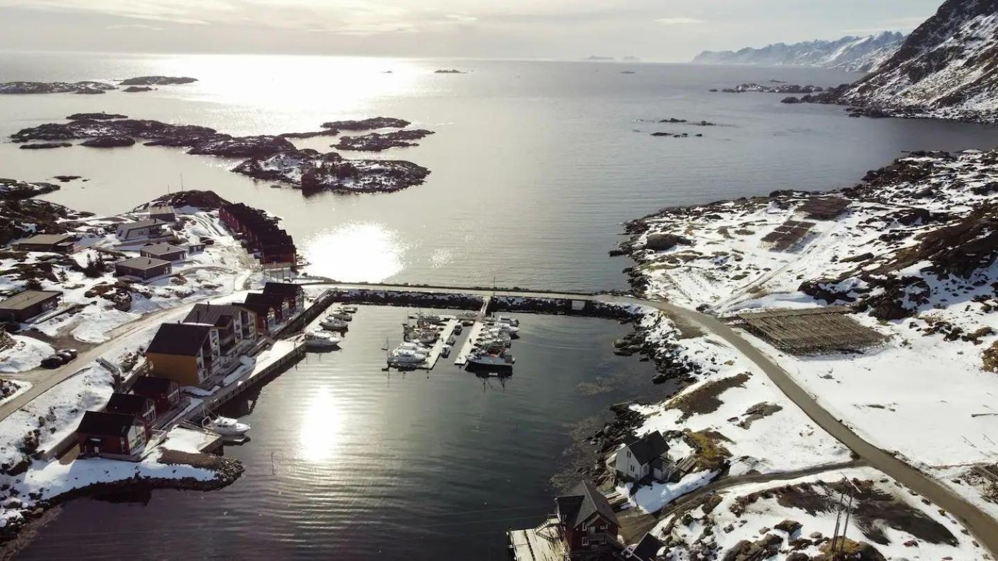 Spektakulaer Rorbu I Autentiske Omgivelser Ballstad Luaran gambar