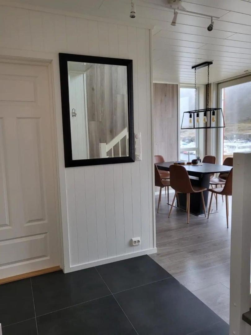 Spektakulaer Rorbu I Autentiske Omgivelser Ballstad Luaran gambar